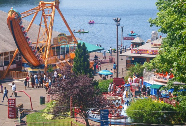 Image of Quassy Amusement & Water Park midway