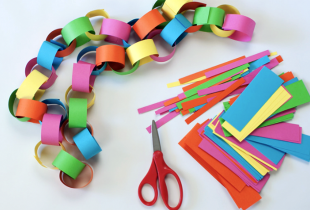 Paper Chains : Creative Ways for Holiday Cards Recycling