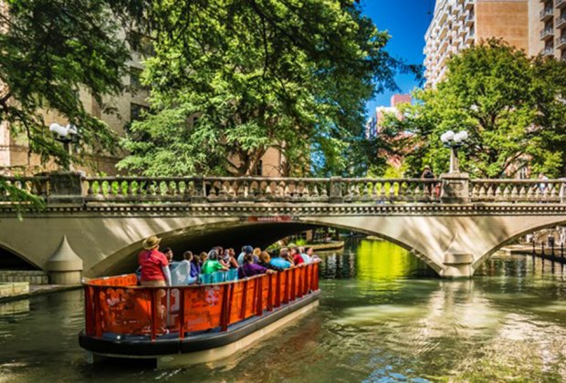 San Antonio Family Travel Guide River Boat Tour in San Antonio. Photo courtesy of Visit San Antonio