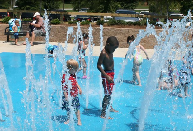 11 Great Splash Pads And Spraygrounds In Atlanta For Kids Mommypoppins Things To Do In Atlanta With Kids