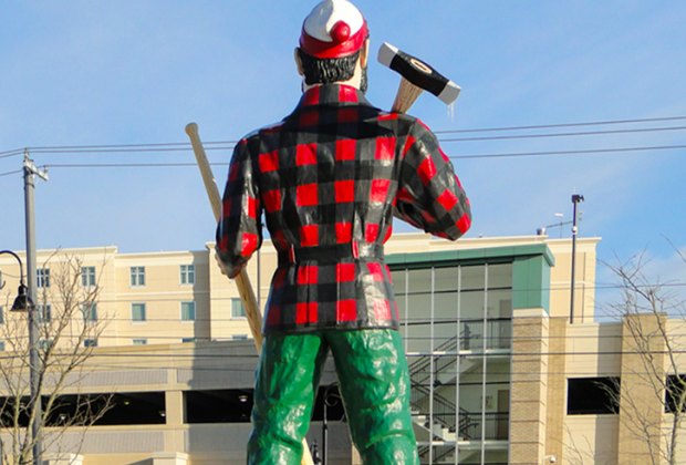 Photo of Paul Bunyan statue - Best Roadside Attractions in New England