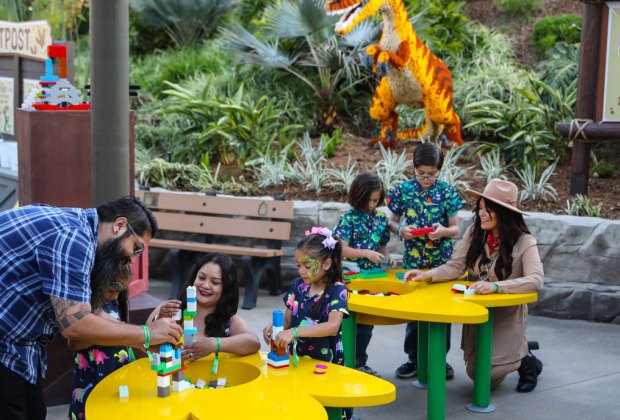 Dino Valley in LEGOLAND: Build-your-own Dino with DUPLO blocks.