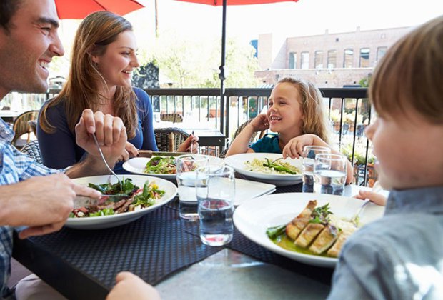 Family Dinner Table Games for Restaurants and at Home 