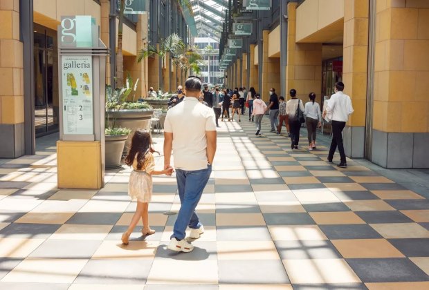 Things To Do in Sherman Oaks with Kids: Sherman Oaks Galleria