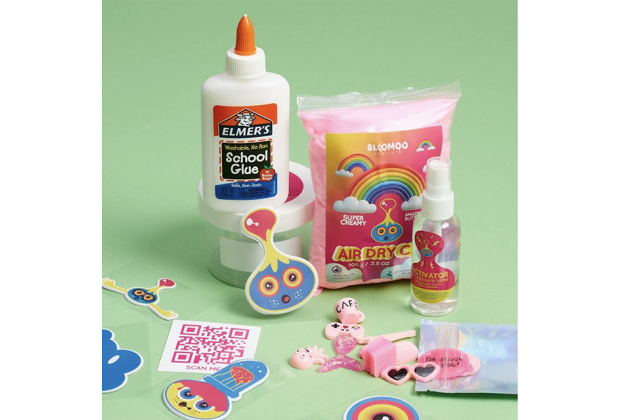 Gift Guide To the Best Gifts for Teens & Tweens: Sloomoo Slime Kit