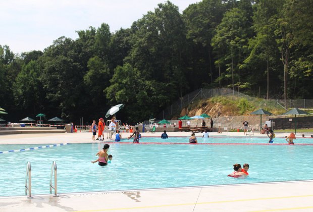 Best Swimming Pools For Families In Westchester And The Hudson Valley Mommypoppins Things To Do In Westchester With Kids