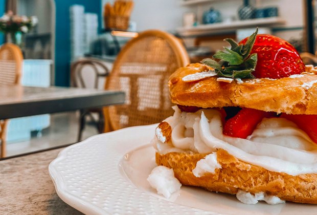 strawberry shortcake recipe with easy homemade biscuits