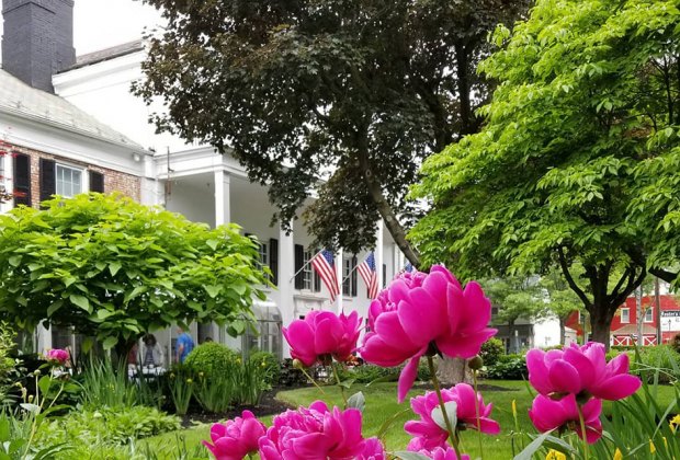 the gardens at the beekman arms and delamater inn