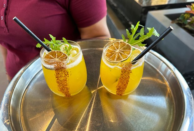  Embassy Suites Aruba by Hilton: welcome drinks