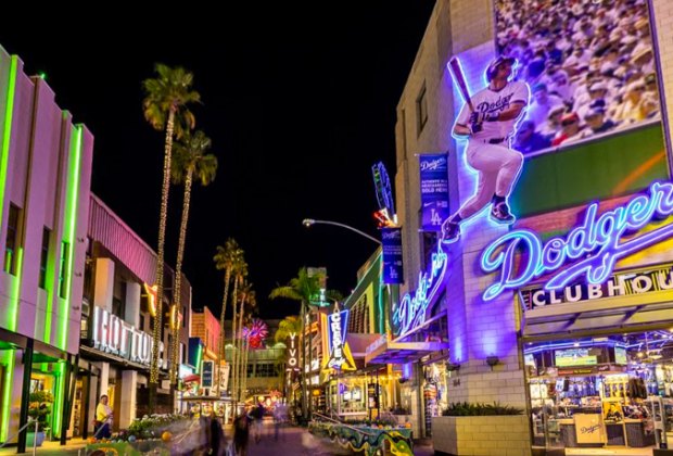 Free Things To Do in Los Angeles This Summer with Kids: Universal CityWalk