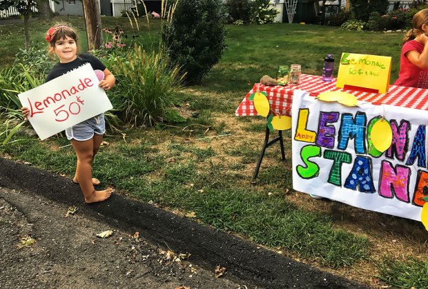 25 Free (and Educational) Things to Do with Kids this Summer Who doesn't love a cold cup of lemonade on a hot summer day?