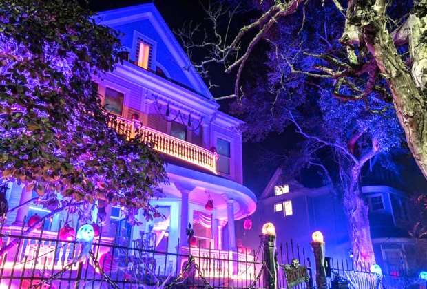 Ghost Manor New Orleans Best Halloween Towns