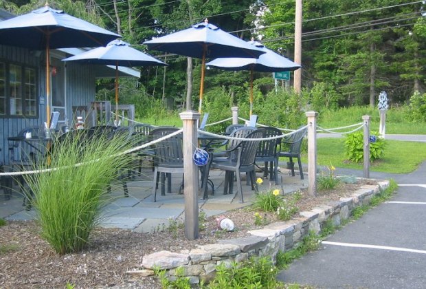 Image of West Shore Seafood - Restaurants Where Kids Can Play