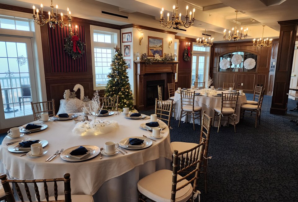 Cookies & Hot Cocoa with Mrs. Claus at Madison Beach Hotel