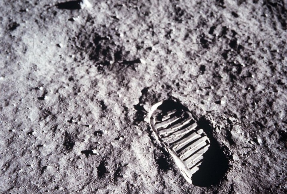 Bootprint on the Lunar Surface   A close-up view of astronaut Buzz Aldrin's bootprint in the lunar soil, photographed with the 70mm lunar surface camera during Apollo 11's sojourn on the moon.   Image Credit: NASA