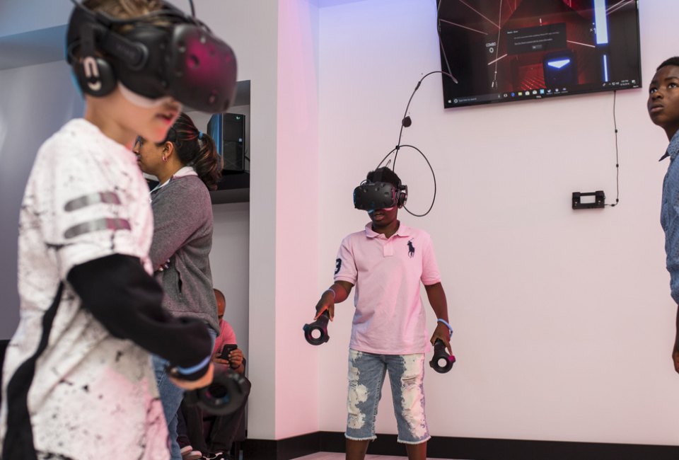 Centers and Arcades for Virtual Reality in Los Angeles: VR Place