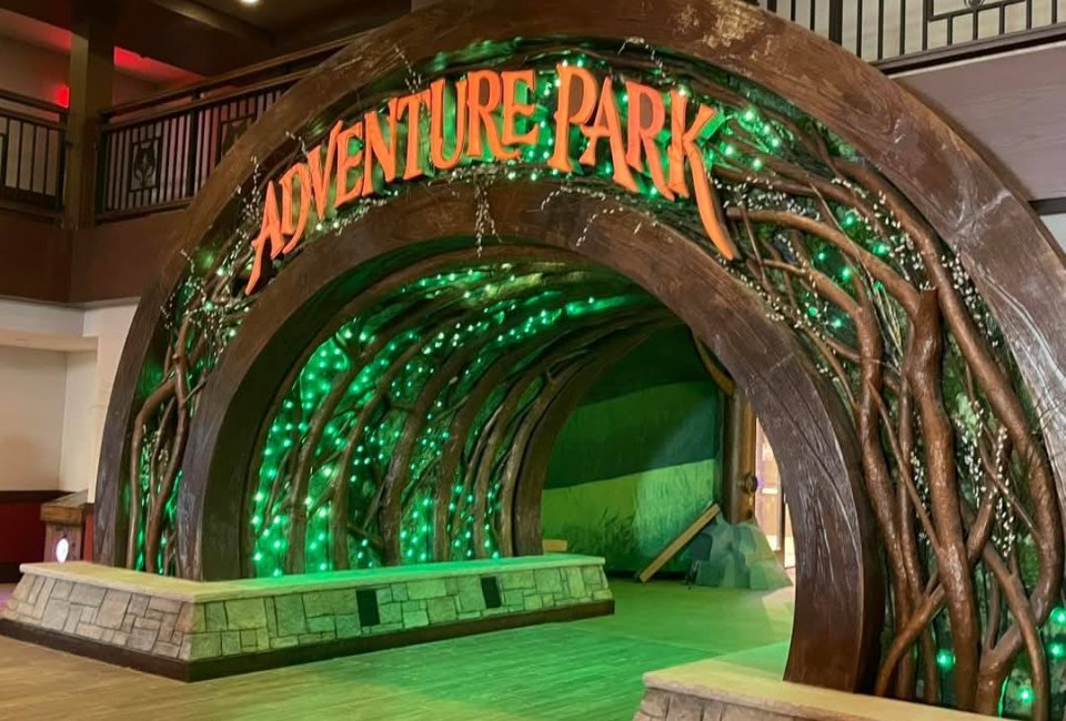 Great Wolf Lodge GRAND OPENING in Mashantucket