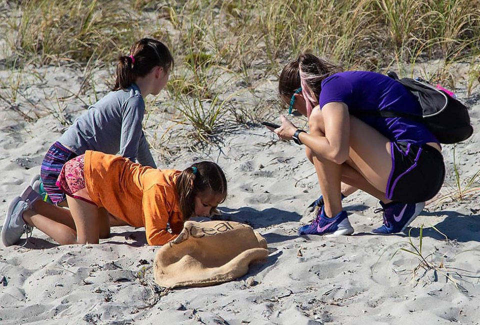 Pitch in and help clean up harmful plastic from the beach in the Rockaways. Photo courtesy of 4oceans