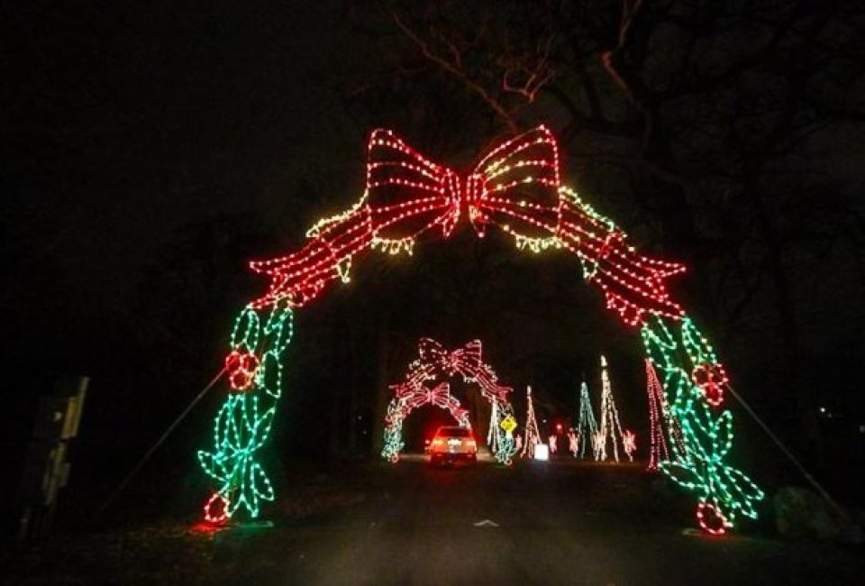 Connecticut's holiday light  drive-thrus can light up smiles on a winter night! Google photos