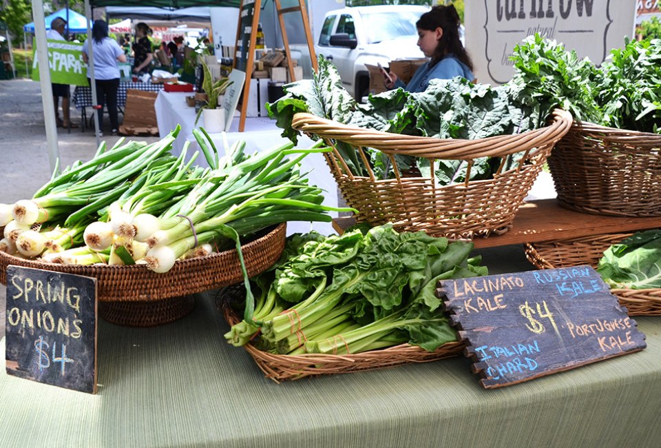 Let the kiddos play while you fill up on greens at the Grant Park Farmers Market.
