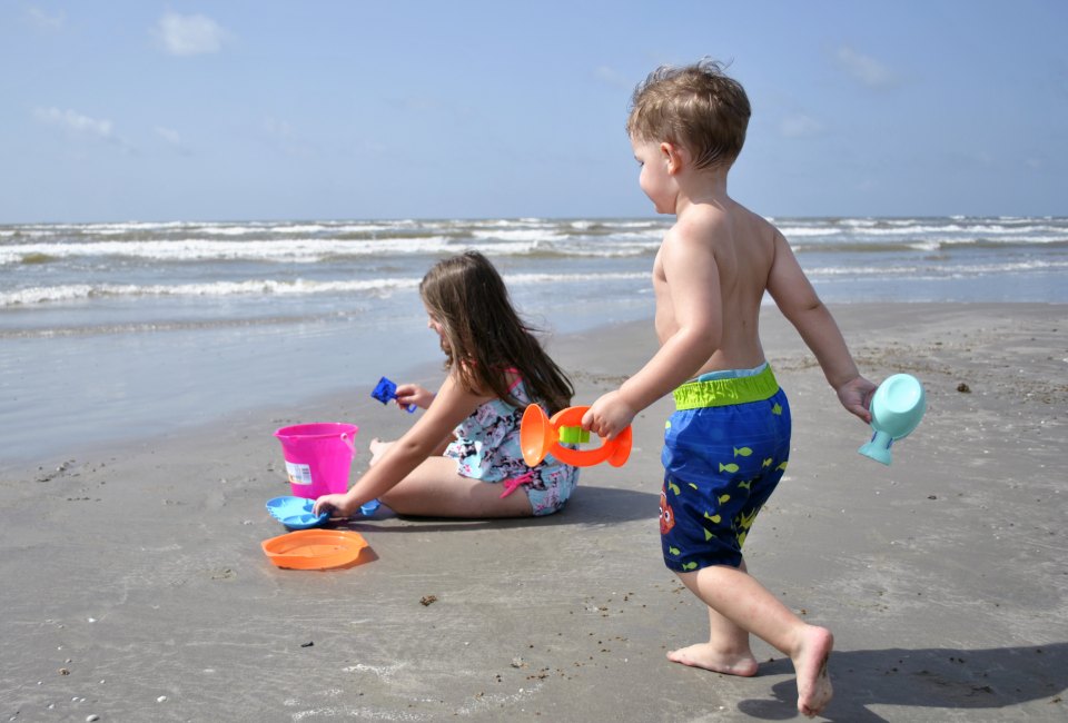 Best Family Friendly Beaches In Galveston Mommypoppins Things To Best Family Friendly Beaches In Galveston