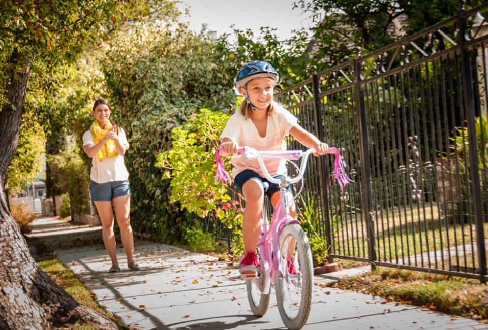 8 Tips for Teaching Your Child to Ride a Bike Without Training Wheels ...