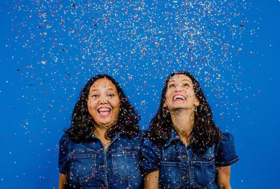 Birds of a Feather, fronted by Brooklyn’s Suzi Shelton and Little Miss Ann of Chicago, perform catchy tunes at the Jewish Museum. Photo courtesy of the museum