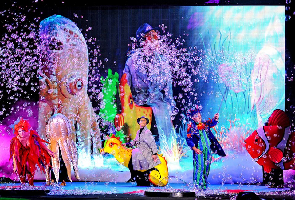 Go on an underwater adventure at the Underwater Bubble Show. Photo courtesy of the show