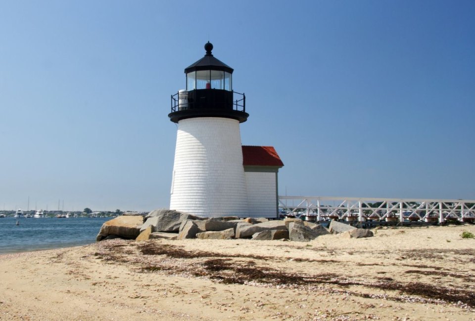 Cap Cod lighthouse image via Canva