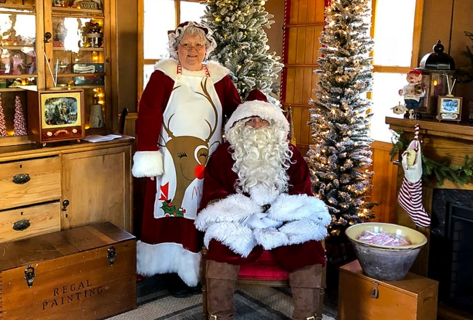 Visit Santa at the Midwestern Christmas town of Cedarburg, Wisconsin, photo courtesy of cedarburgfestival.org