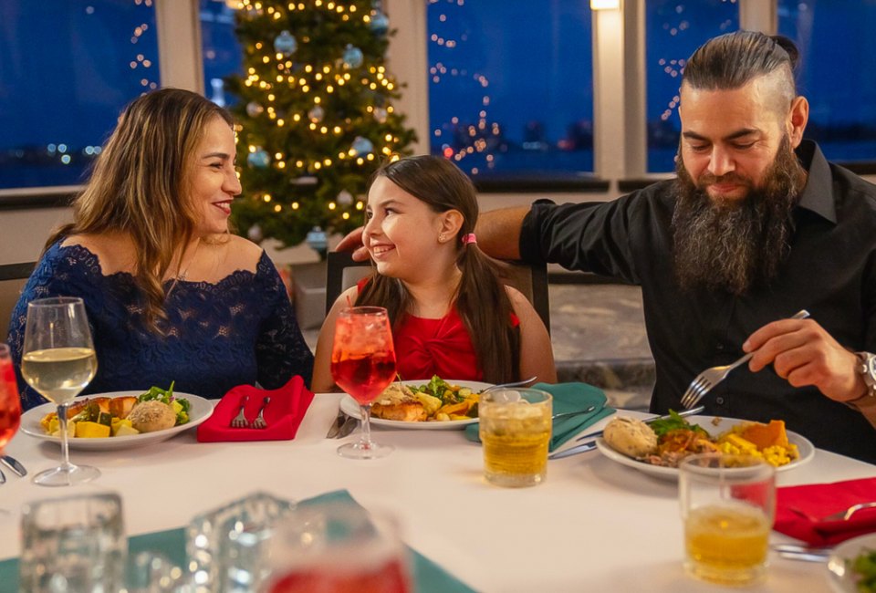 Christmas Day Dinner Cruise on Lake Michigan. Photo courtesy of City Experiences