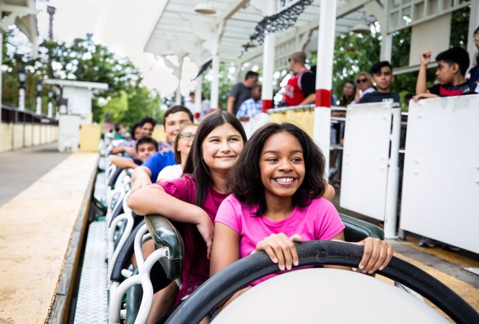 Teen Chicago Summer Bucket List: Top Things for Teens To Do in the Chicago Area this Summer The Whizzer at Six Flags Great America in Gurnee. Photo courtesy of Visit Illinois