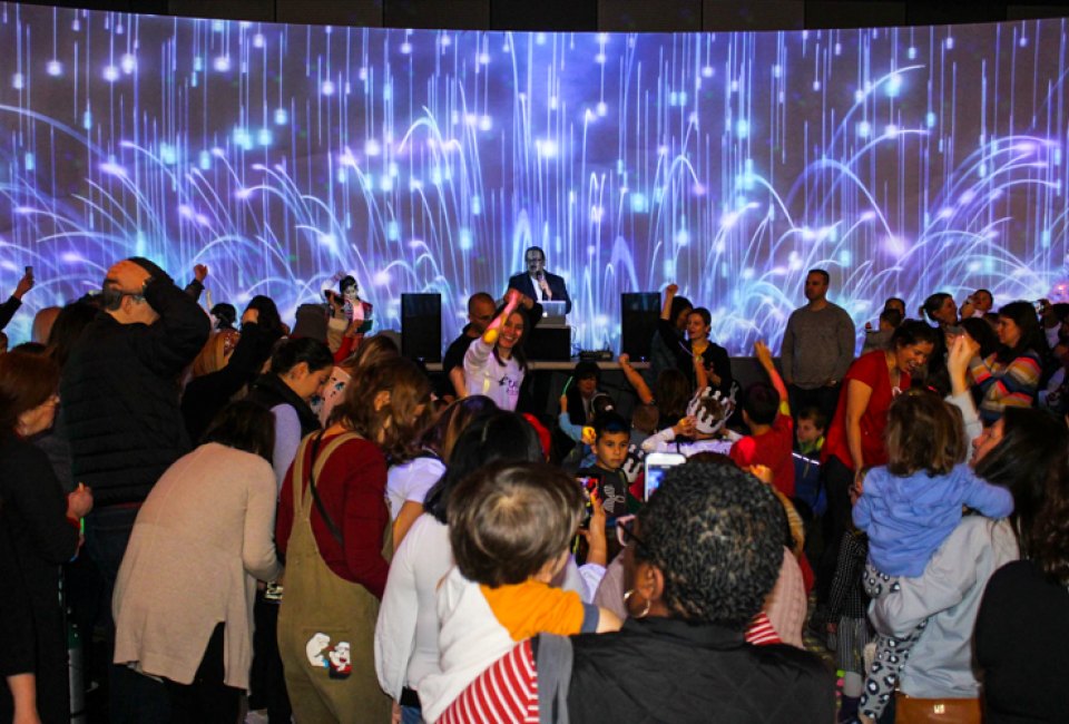 Tell the kids it's time to party like it's 2022! Countdown to Noon photo courtesy of Stepping Stones Museum