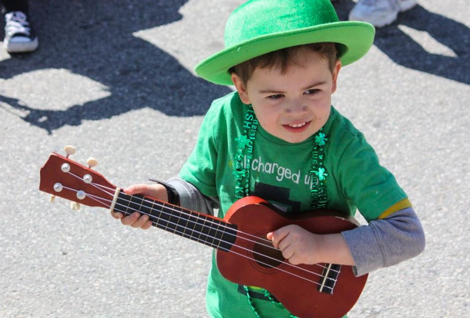 Little leprechauns love ukuleles! Photo courtesy of the County Ventura St. Patrick's Day Parade