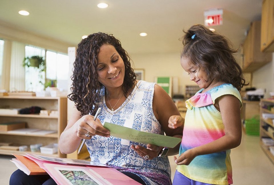 Dual-language preschools provide so many brain benefits for little ones.