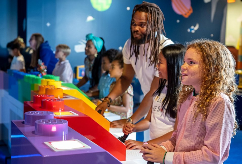 Only in DC Birthday Parties for Kids: Unique Birthday Parties for All Ages LEGO® Discovery Center Washington, DC is the perfect birthday spot for little builders.