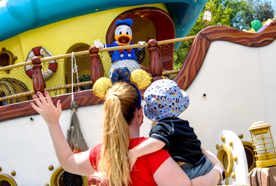 Disneyland Tips: 12 Hacks You Need To Know Say hi to Donald! Photo by Richard Harbaugh, courtesy of the Disneyland Resort