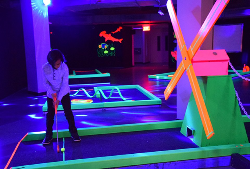 February's winter break on Long Island: Glowgolf