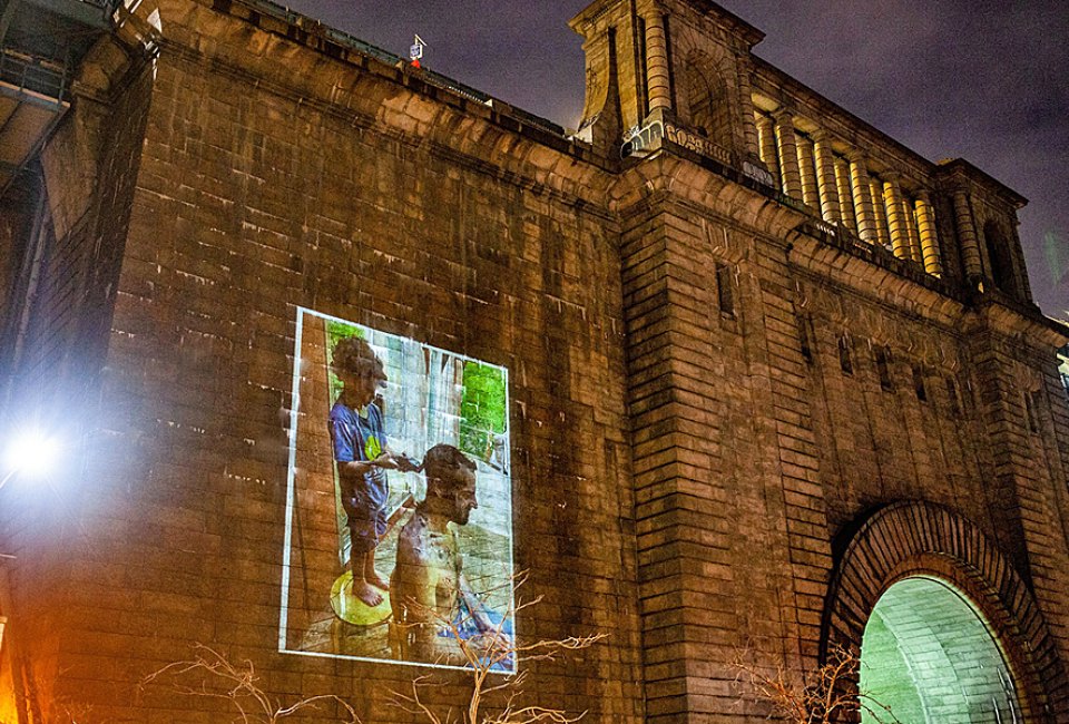 Pandemic parenting moments take centerstage in Dumbo during a new public art exhibit honoring parents this spring. Photo by Andy Lin/courtesy Dumbo Improvement District
