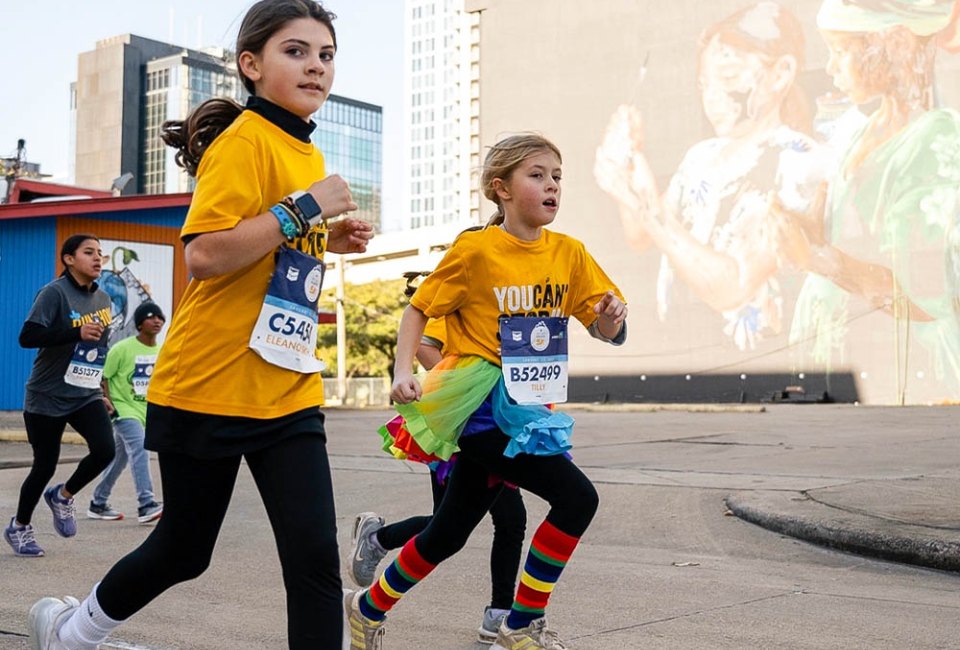 We Run Houston runners photographed by Johnny Zhang, courtesy of the Chevron Houston Marathon.