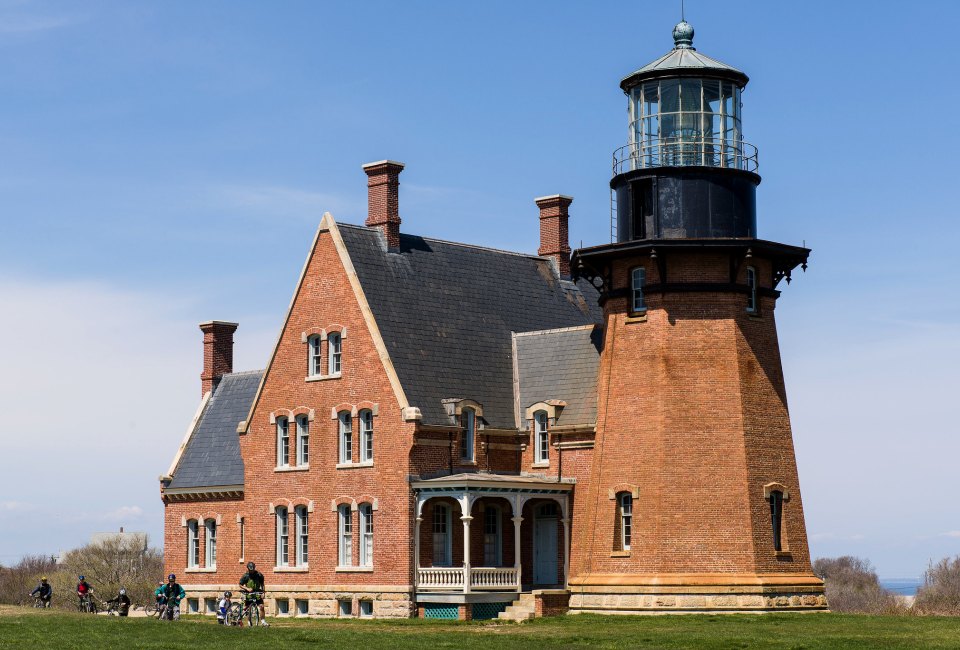 Narragansett is the gateway to Rhode Island's tourist treasures, like Newport and Block Island. Photo by John Riviello (CC BY-NC-ND 2.0)