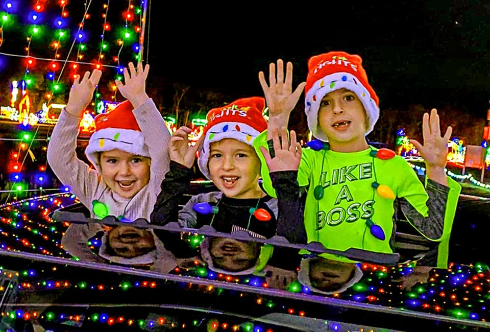 Thanksgiving Weekend 2022 in Connecticut: Reindeer Fest, Turkey Trots, and Tree Lightings The holiday season really lights up this Thanksgiving Weekend 2022 in Connecticut! Magic of Lights courtesy of Live Nation Connecticut