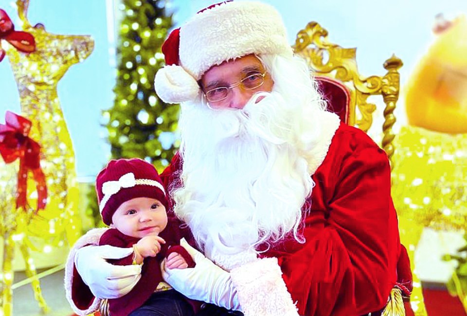 Pictures with Santa near Boston are happening all over New England. Photo courtesy of the Sea Festival of Trees