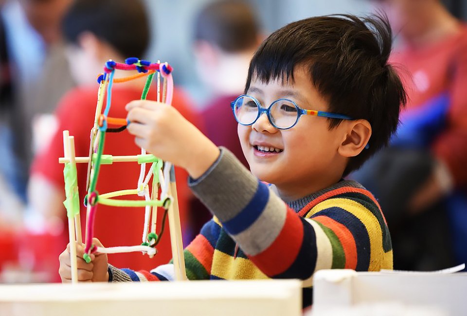 The Chicago Architecture Center hosts Engineering Fest, featuring exhibits and interactive workshops for the whole family!  Photo courtesy of  the center