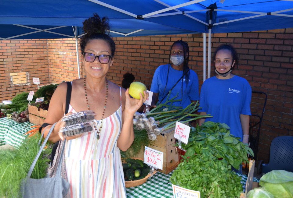 BronxWorks Community Farm Stand