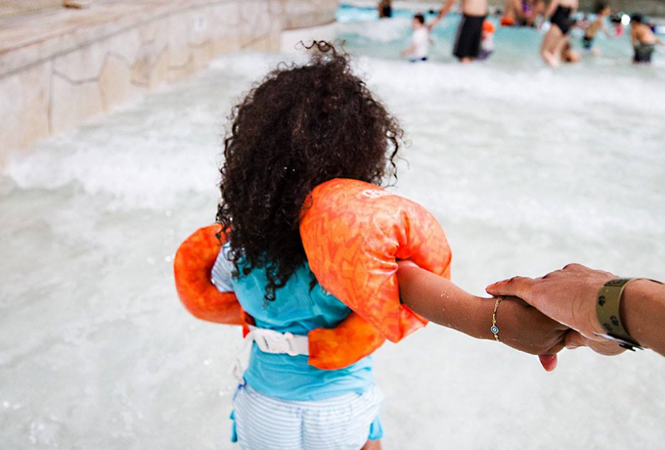 Things To Do on Mother’s Day in Chicago: Great Wolf Lodge