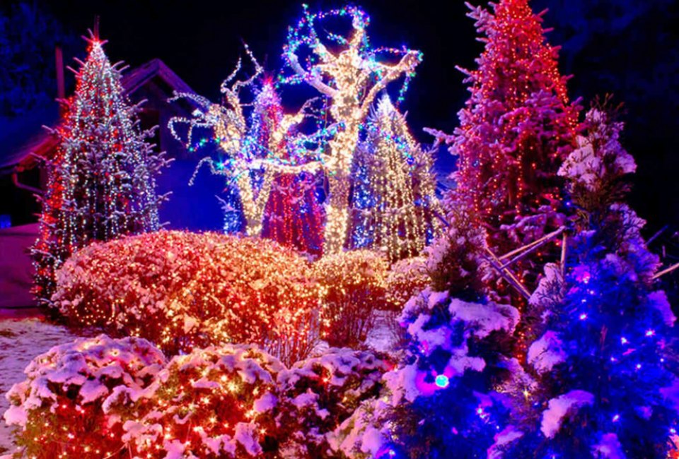 In every part of Connecticut, you can find holiday lights and family fun!