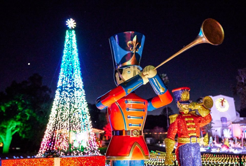 Walkin' through a Holiday Road wonderland... Photo courtesy of  Holiday Road Walk-thru at King Gillette Ranch