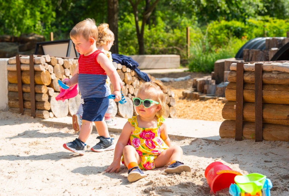 Your little learner will love the variety of toddler classes in Houston. Photo courtesy of the Houston Arboretum & Nature Center 