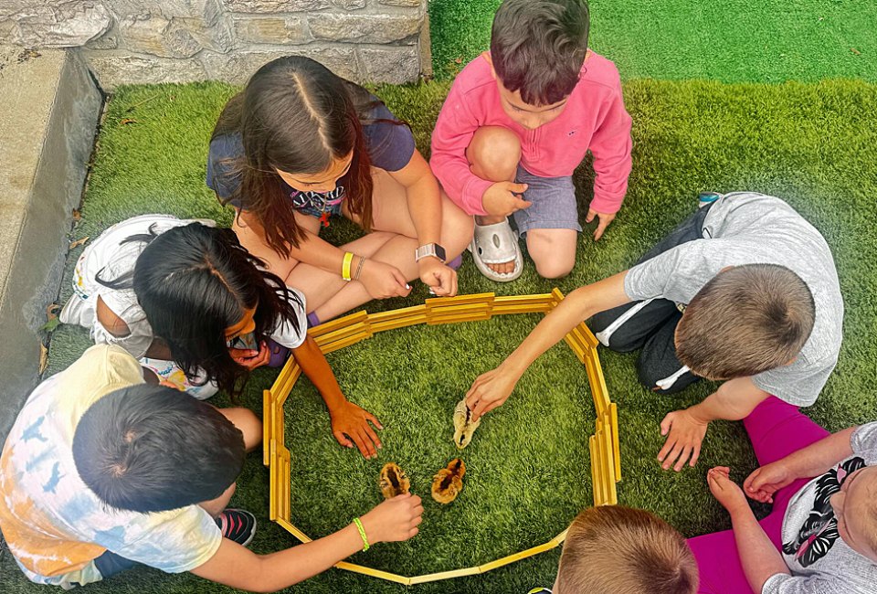 Kids 18 months to 5 years old can attend Spanish Around the World in Smithtown and learn Spanish through the Montessori-inspired curriculum. Photo courtesy of the school 